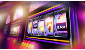 Filipino player browsing 777pub sports and casino sections on mobile device